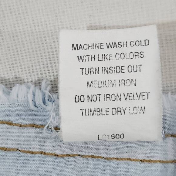 Wrangler Raw Edge Cut Off 5 Button Distressed Light Wash Cotton Jean Shorts 11 - Picture 9 of 10